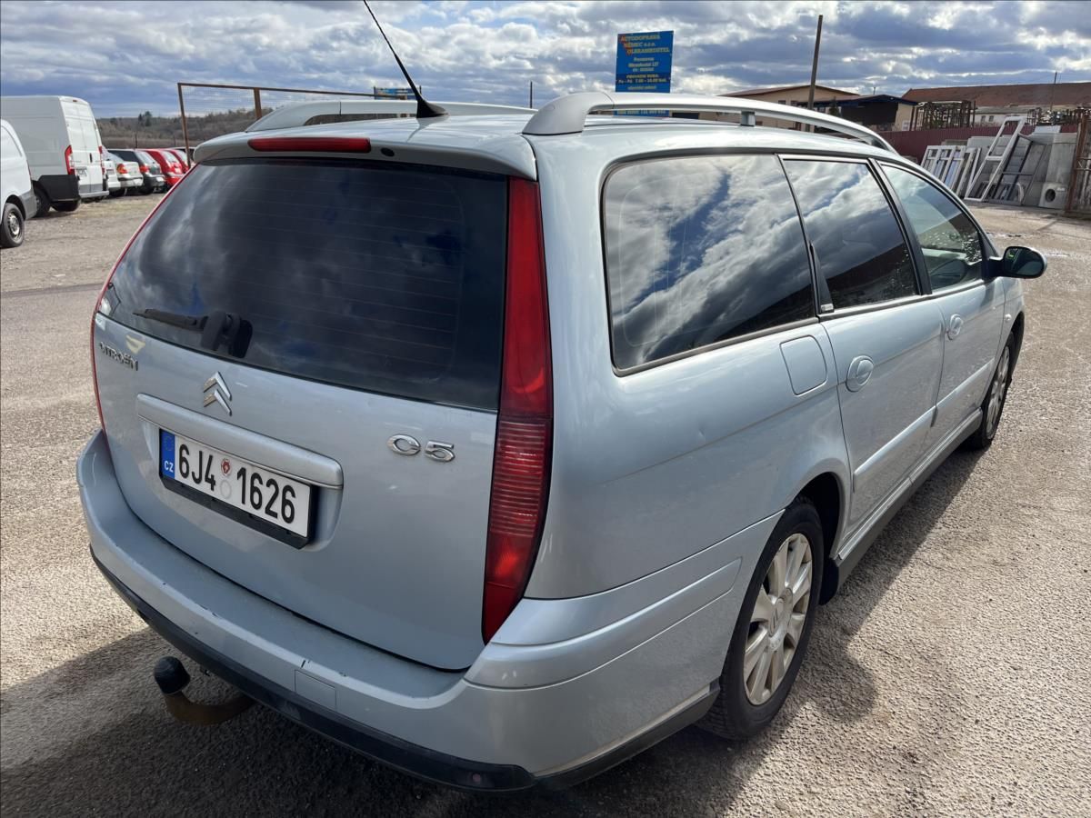Citroën C5, 2,2 HDi AUTOMAT NAVI TAŽNÉ - fotka 6