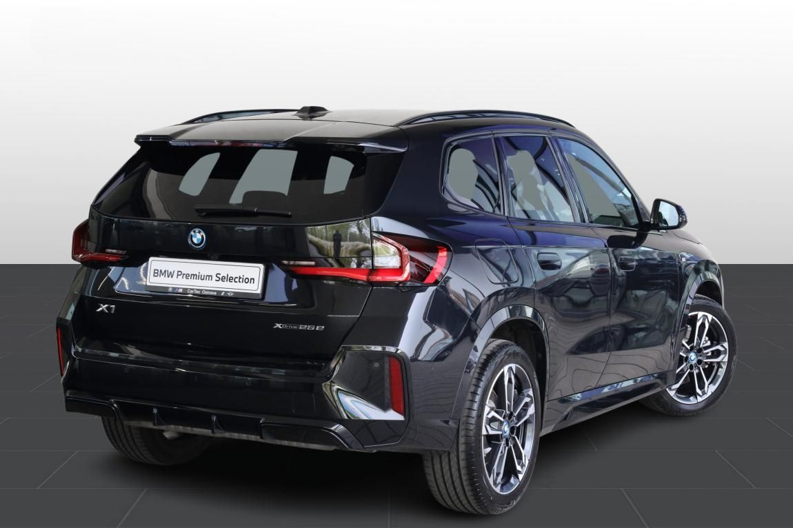 BMW X1, xDrive25e - fotka 3