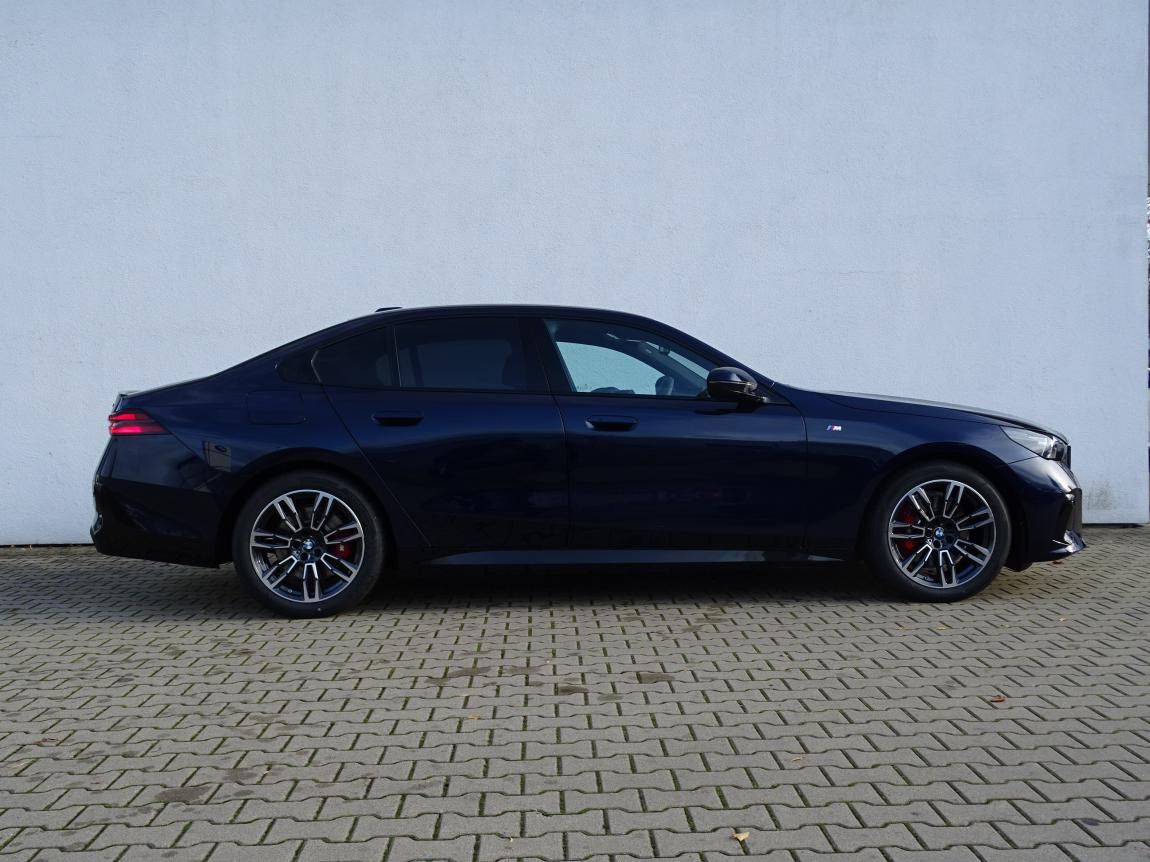 BMW Řada 5, 520d xDrive - fotka 5