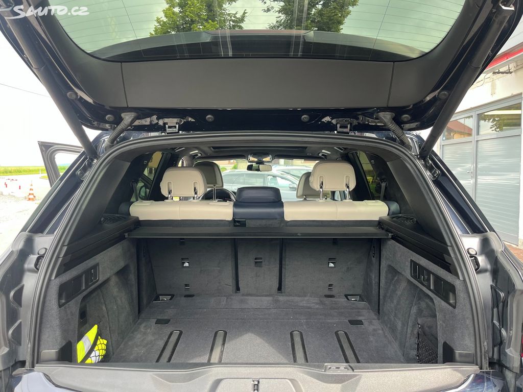 BMW X5, fotka 13
