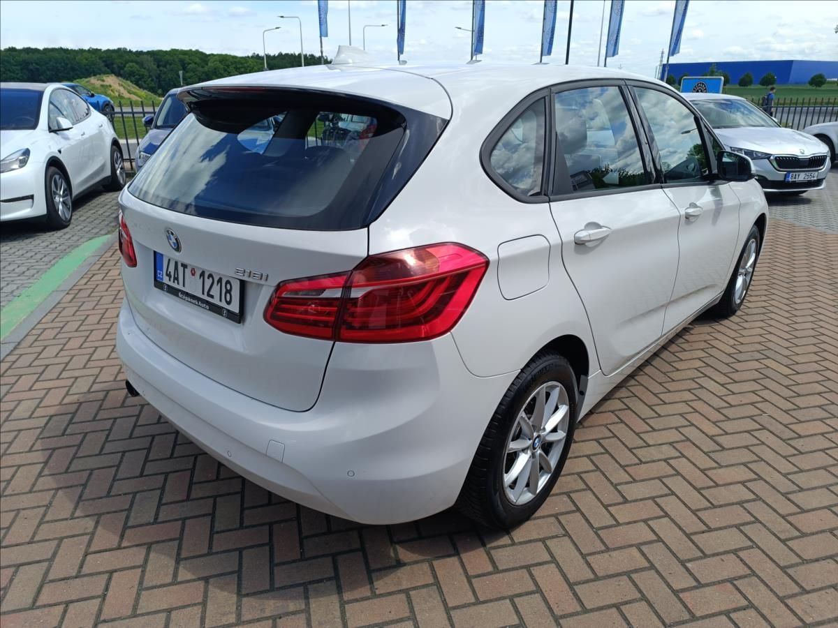 BMW Řada 2, 218i Automat Active tourer - fotka 4
