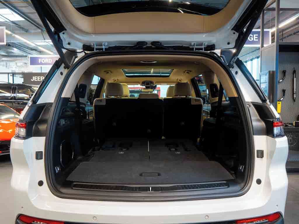 Jeep Grand Cherokee, 3.6 Limited L 4x4 Luxury 7míst - fotka 6