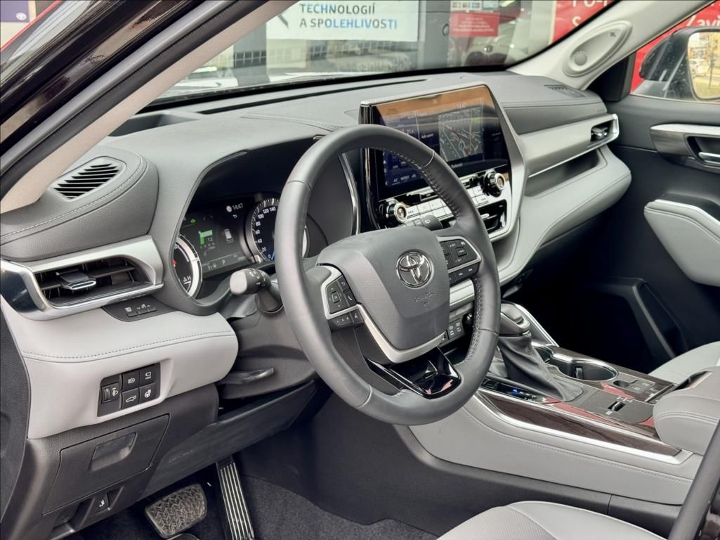Toyota Highlander, 2,5 Executive e-CVT - fotka 2