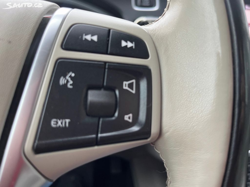 Volvo V40, fotka 30