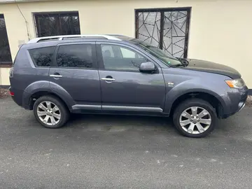 Mitsubishi Outlander, 2.4 4x4 7 míst