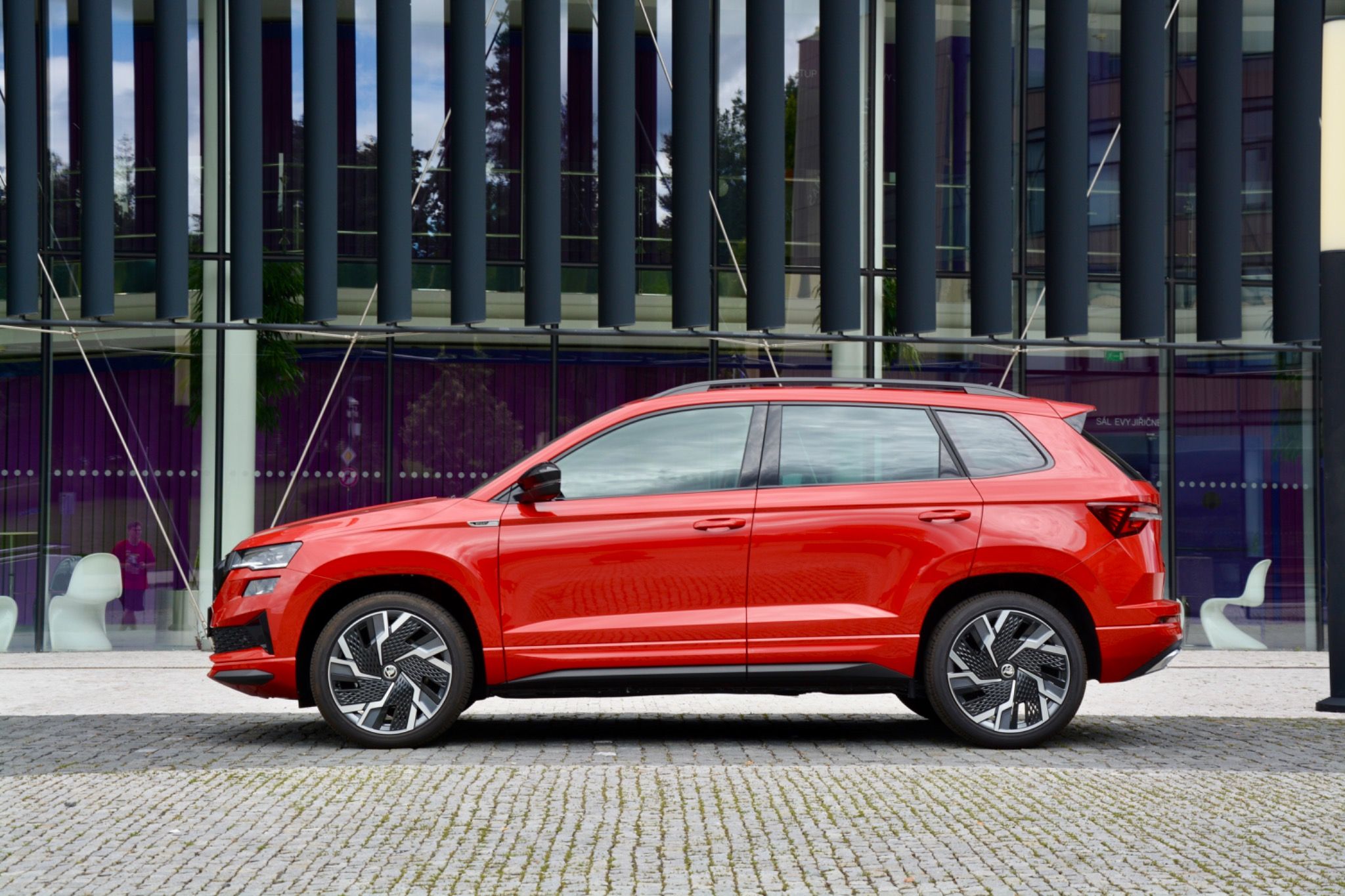 Škoda Karoq, Sportline Exclusive 2,0TSI 4x4 - fotka 5