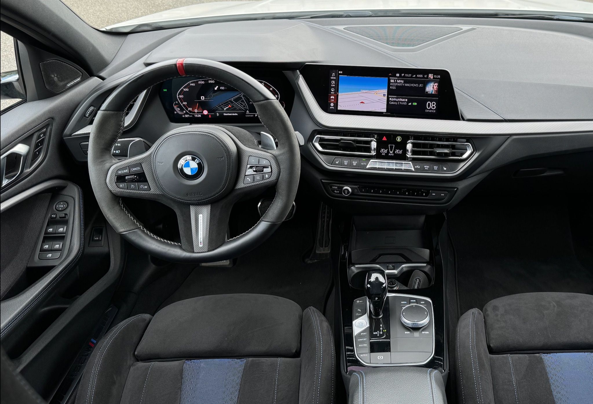 BMW Řada 1, M135i xDRIVE M PERFORMANCE - fotka 2