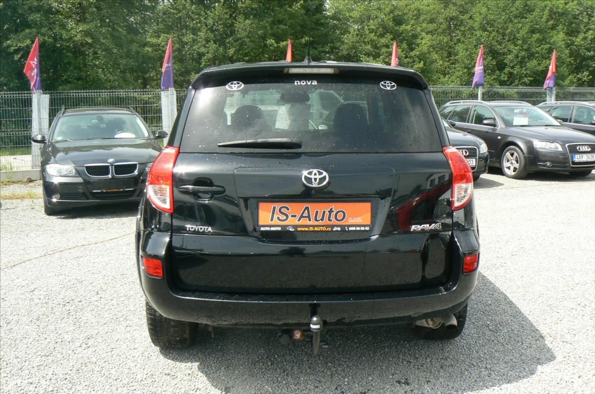 Toyota Rav4, 2,2 D-CAT 4x4 - fotka 4