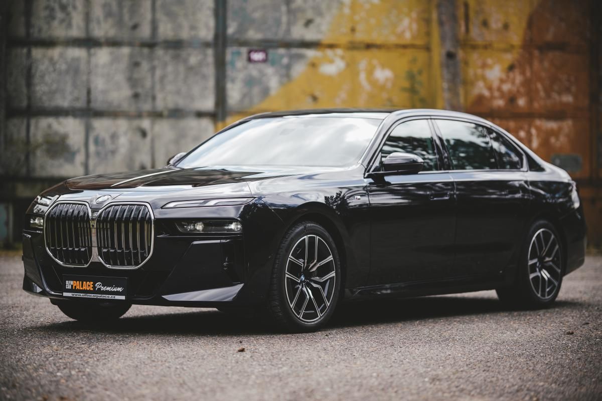 BMW Řada 7, 740d xDrive - fotka 2