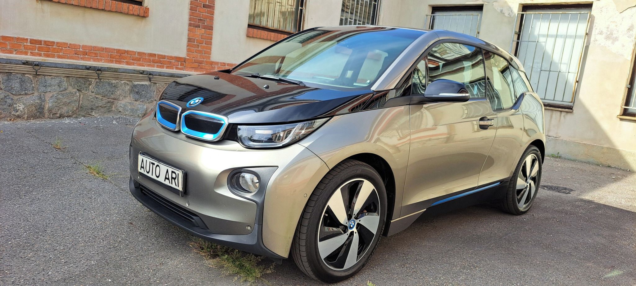 BMW i3, REX*LED*VÝBAVA*STAV*VÝHŘEV - fotka 5