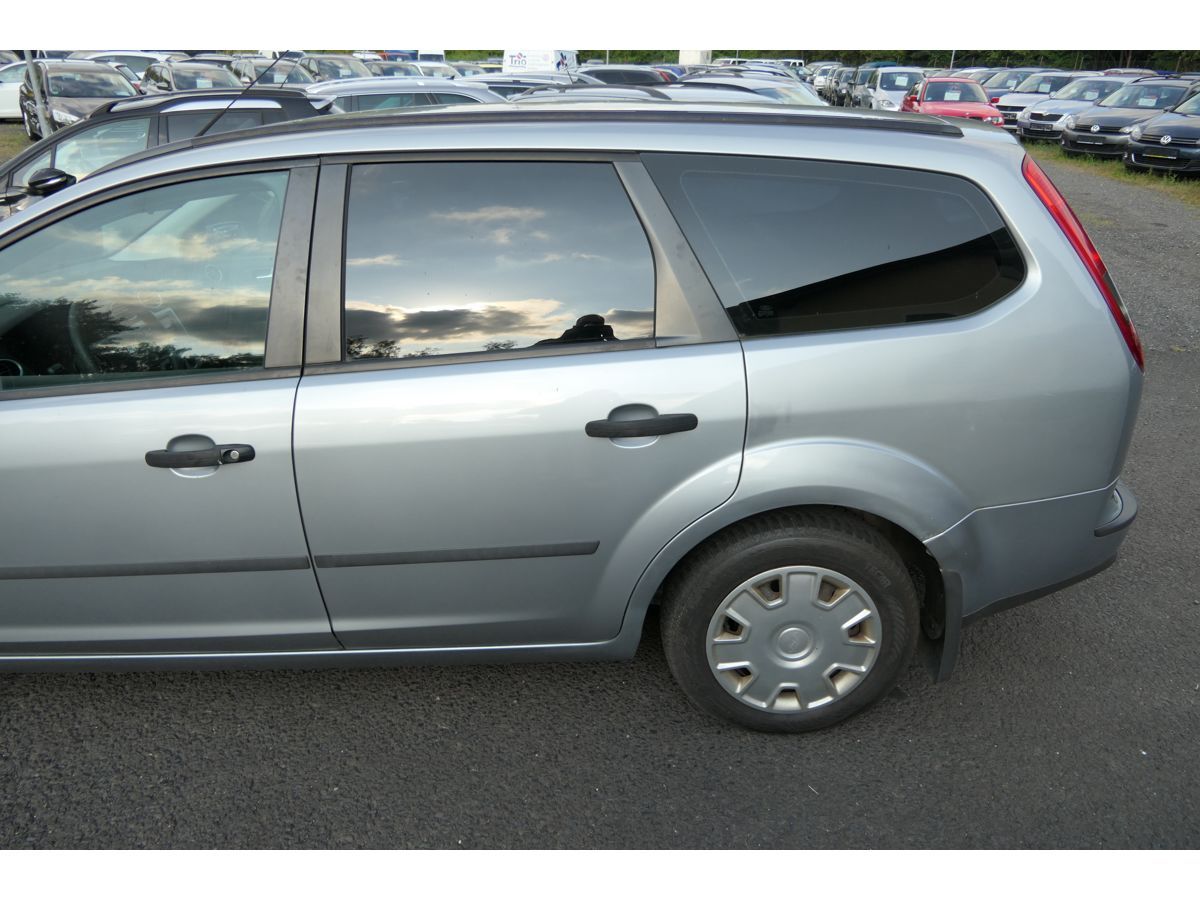 Ford Focus, 1,6 85KW KLIMA - fotka 5