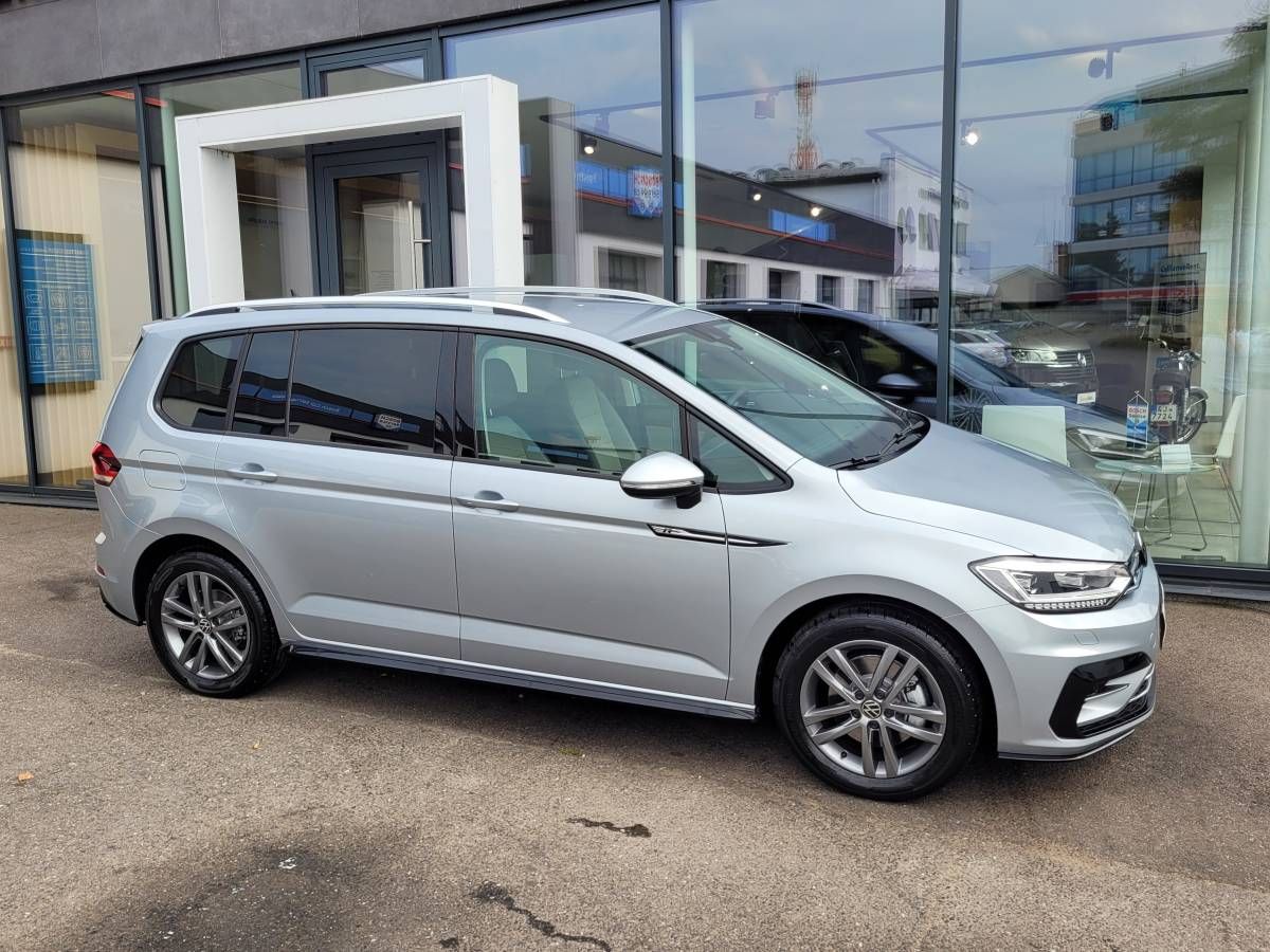 Volkswagen Touran, 1.5 TSI DSG R-Line 7míst TAŽNÉ - fotka 4