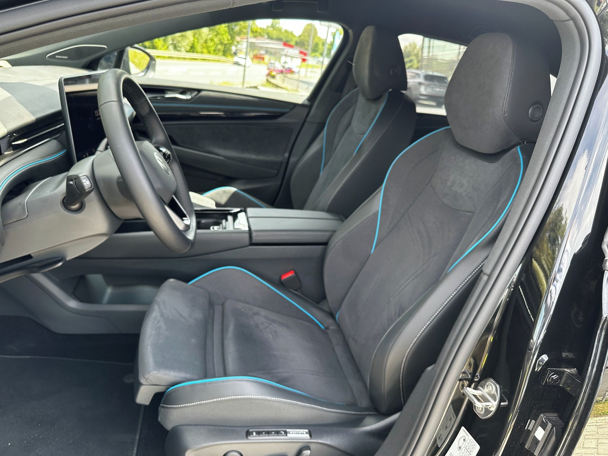 Volkswagen ID.7, Pro 210 kW, kap. 77 kWh - fotka 6