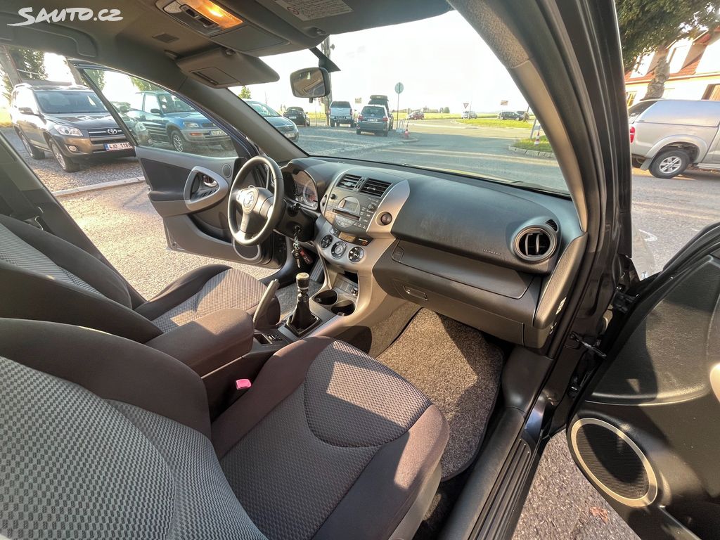 Toyota Rav4, fotka 14