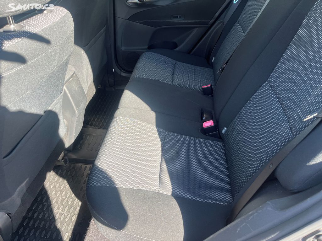 Toyota Auris, fotka 10