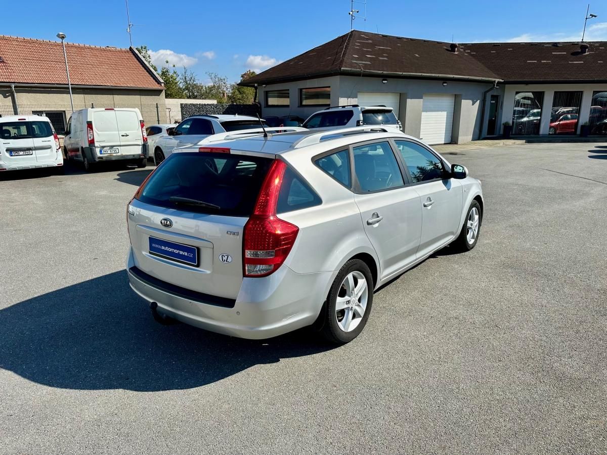 Kia Cee´d, 1.6 CRDI 85 KW -CZ- 1.Majitel - fotka 6
