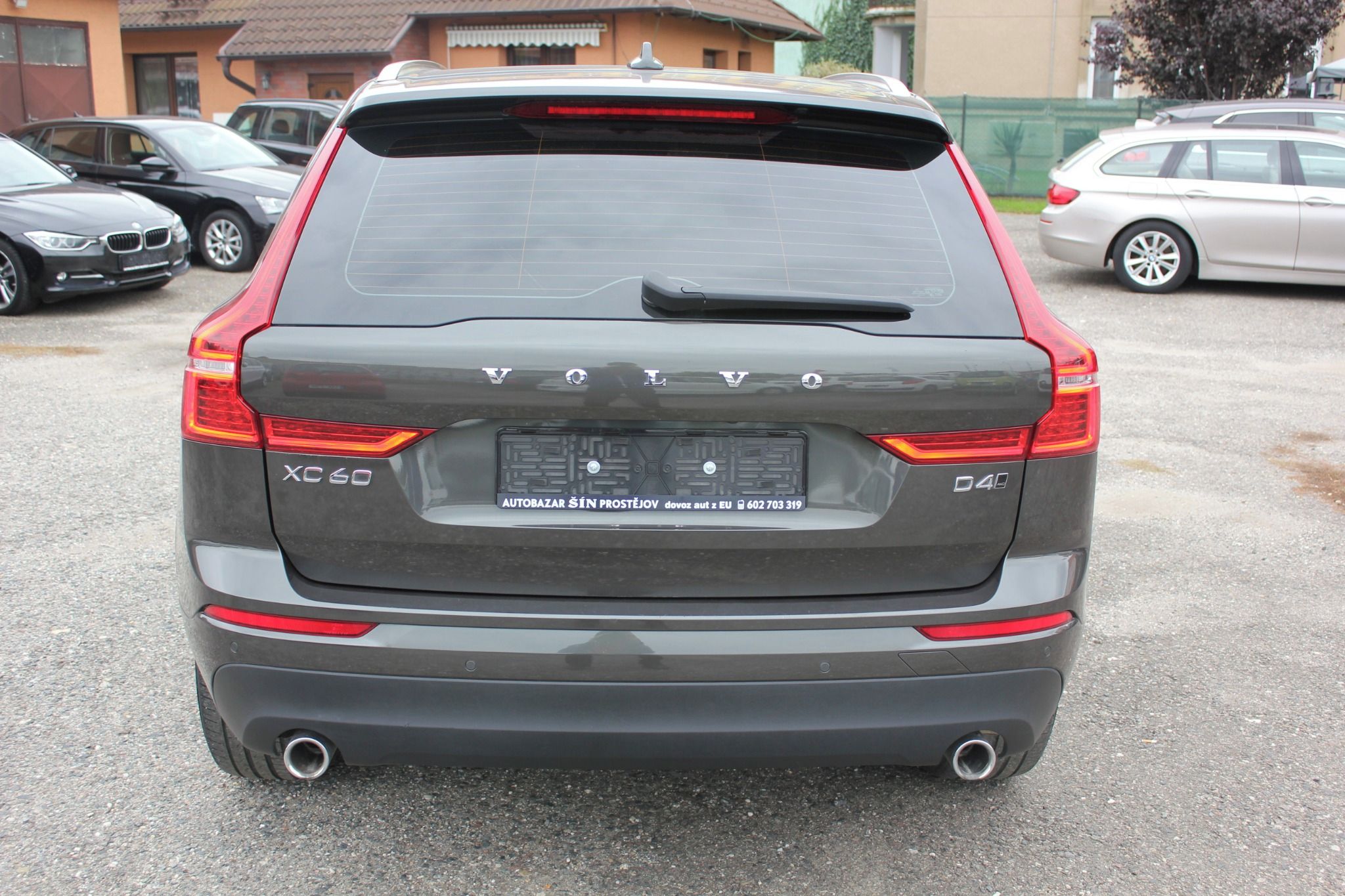 Volvo XC60, 2.0 D4 AWD, MOMENTUM - fotka 6