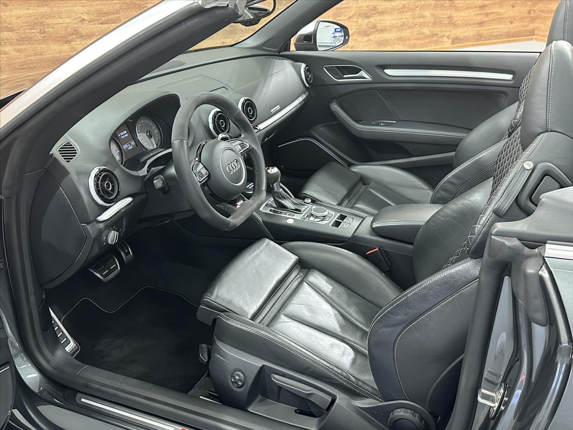 Audi S3, 2.0 TFSI Q S-TRONIC B&O - fotka 5