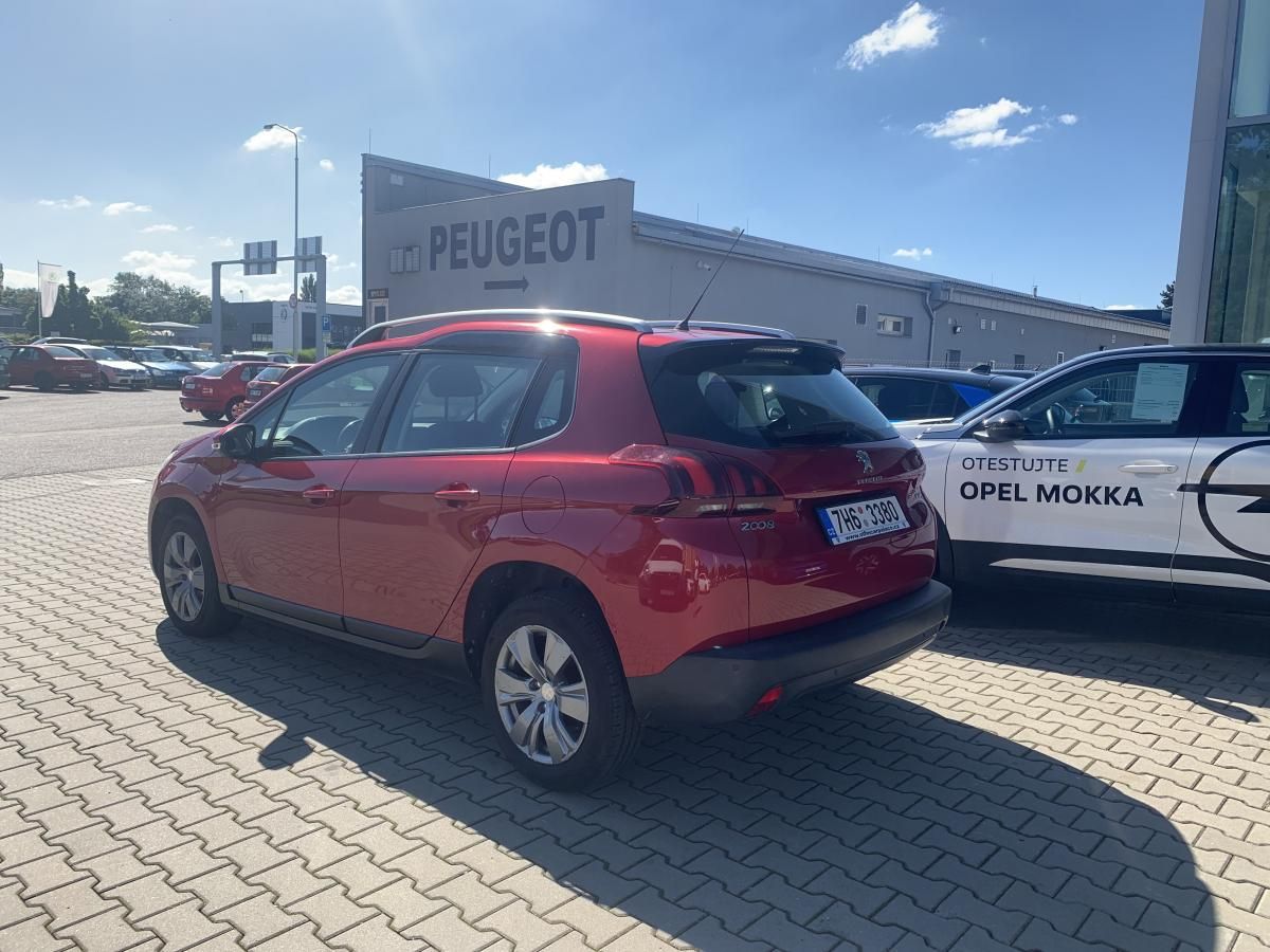 Peugeot 2008, ACTIVE 1.2i 81kW Automat Čr - fotka 5