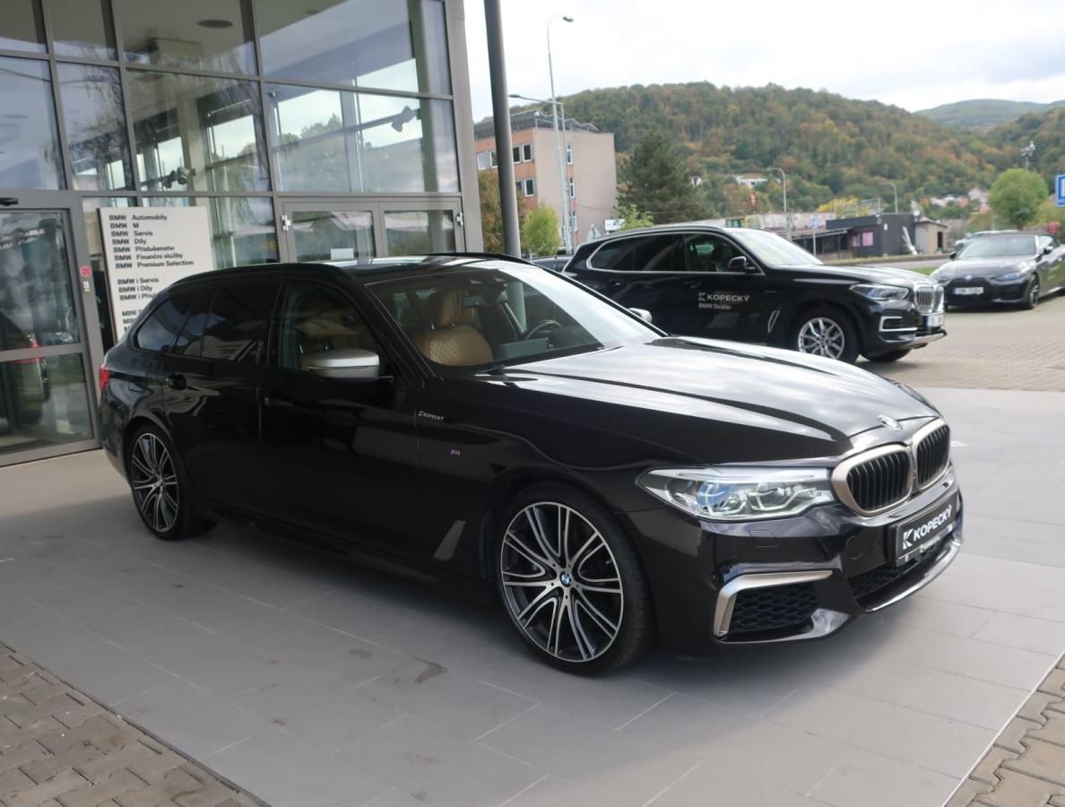 BMW Řada 5, M550d Touring Individual - fotka 3