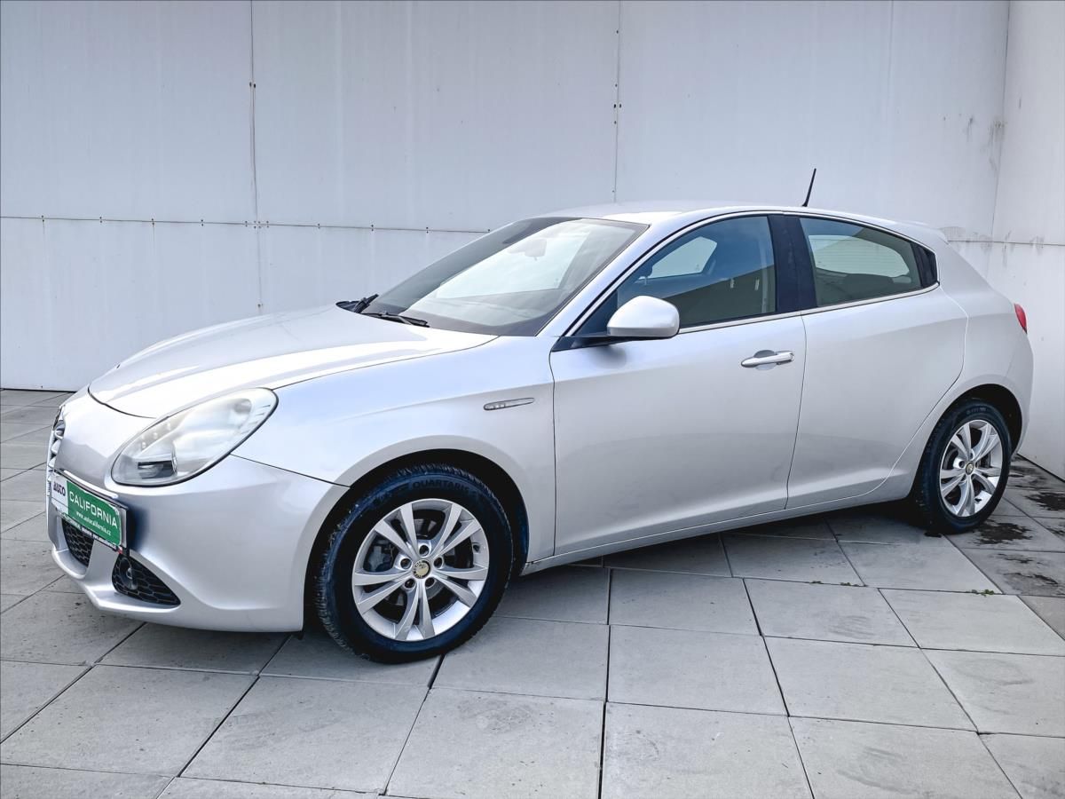 Alfa Romeo Giulietta, 1,6 JTD AUT. KLIMA TEMPOMAT - fotka 2