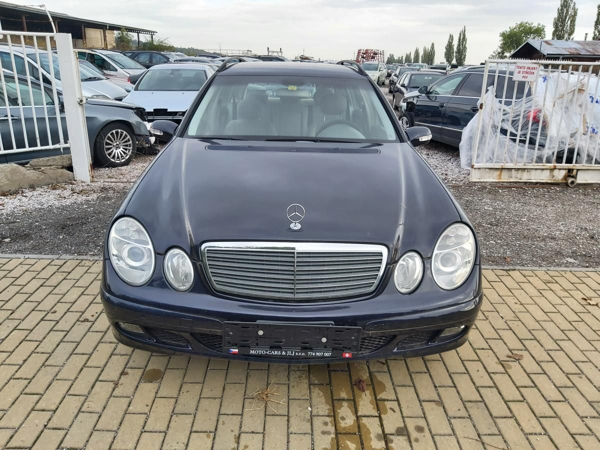 Mercedes-Benz Třídy E, 220 CDI T - fotka 3