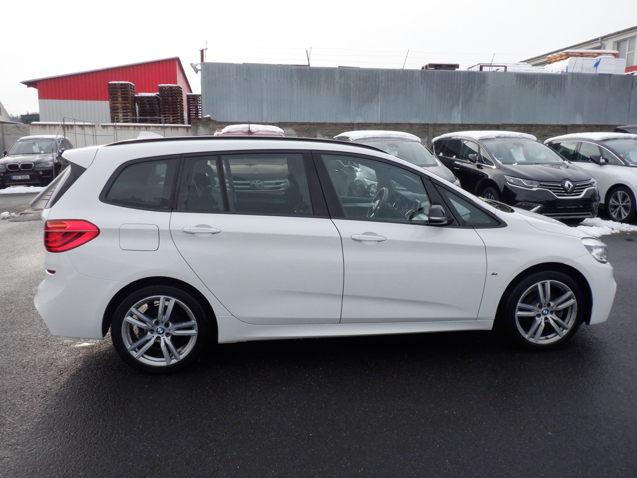 BMW Řada 2, 1.5 216d M Sport Gran Tourer - fotka 4