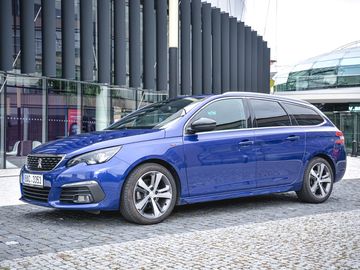 GT NAVI1.5 BlueHDi ČR 1MAJITEL