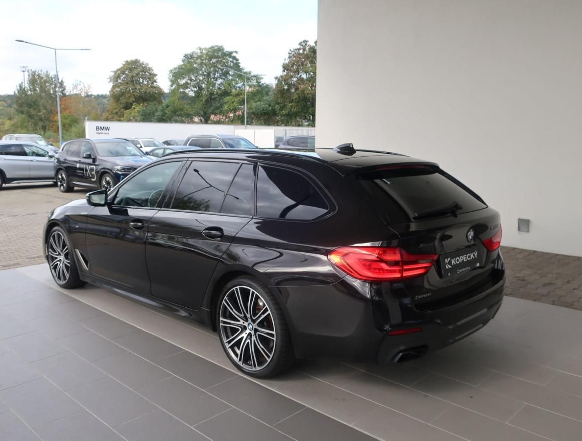 BMW Řada 5, M550d Touring Individual - fotka 5