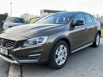 D4 CROSSCOUNTRY 140KW AUTOMAT