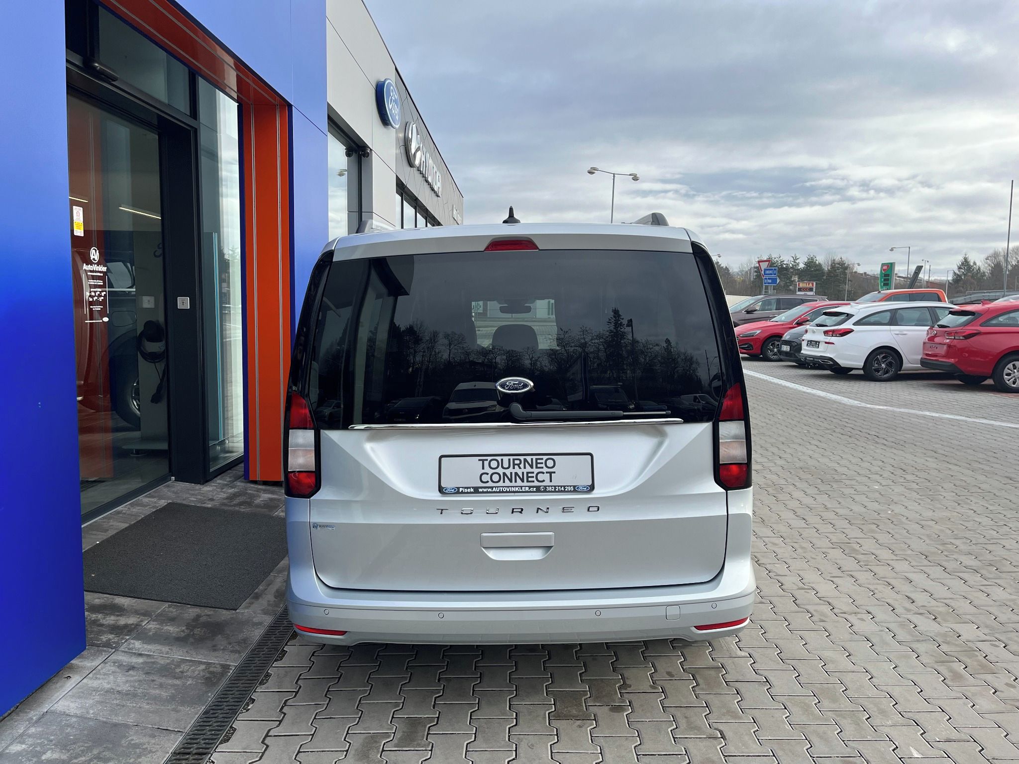 Ford Tourneo Connect, Titanium 1.5 Ecoboost 85kW, AT - fotka 4