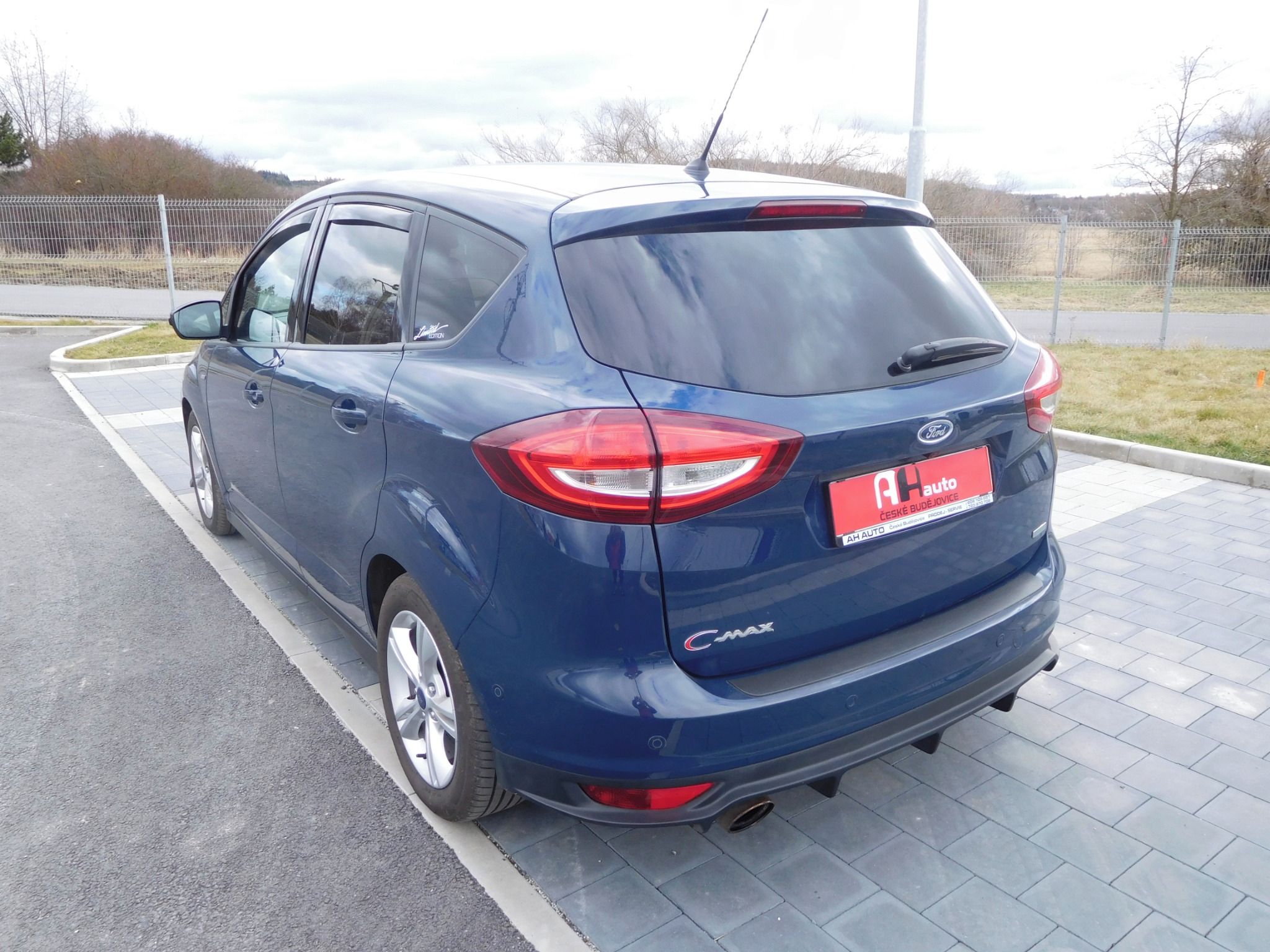 Ford C-MAX, 1,0i EB ST-LINE, 74 kW, Klima - fotka 4