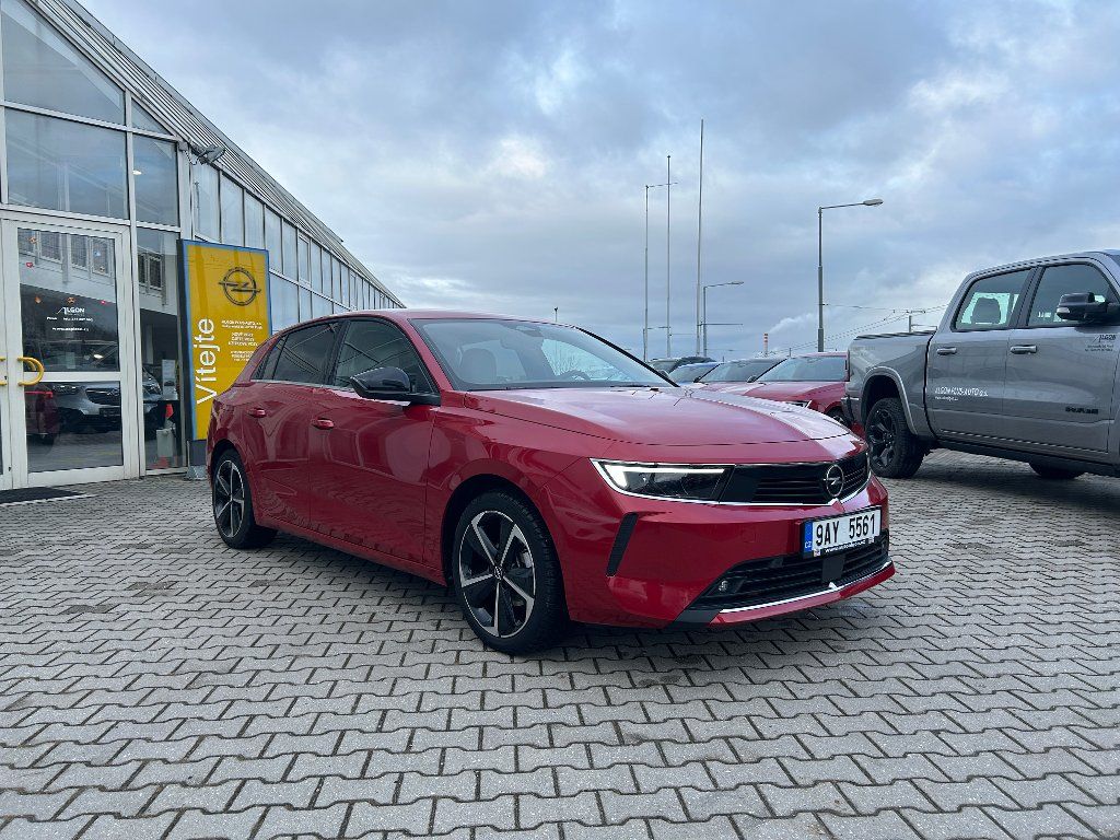 Opel Astra, Elegance 1,2 Turbo 81kW MT6 - fotka 6