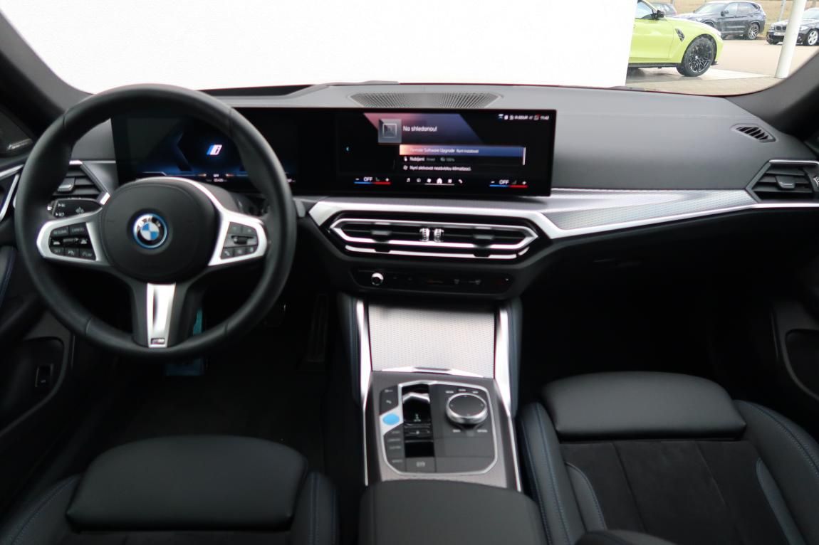 BMW i4, 35 eDrive - fotka 4