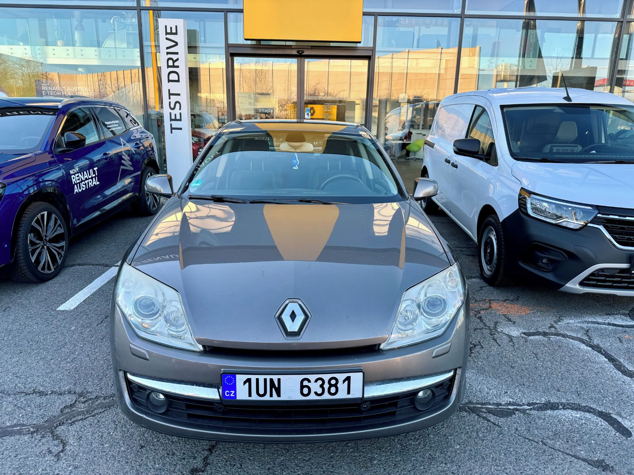 Renault Laguna, 2,0i AUTOMAT ALCANTARA XENONY - fotka 2