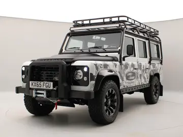 Land Rover Defender, WORKS V8 TROPHY II 1 z 25