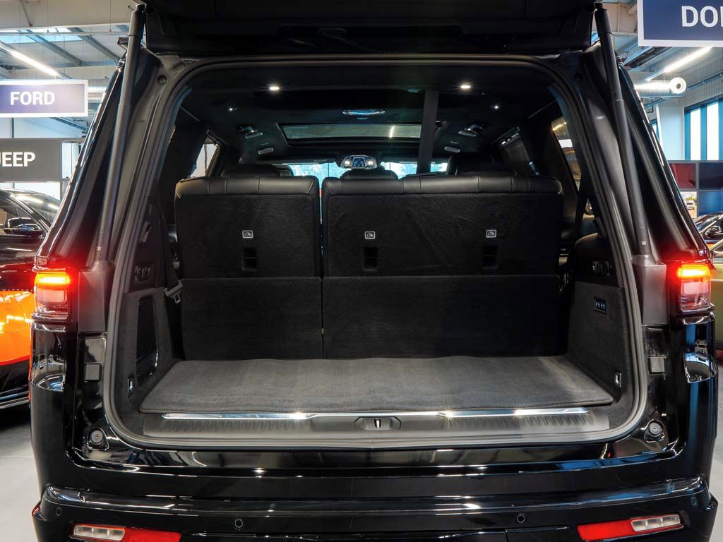 Jeep Grand Wagoneer, 6.4 Grand Wagoneer Obsidian - fotka 5