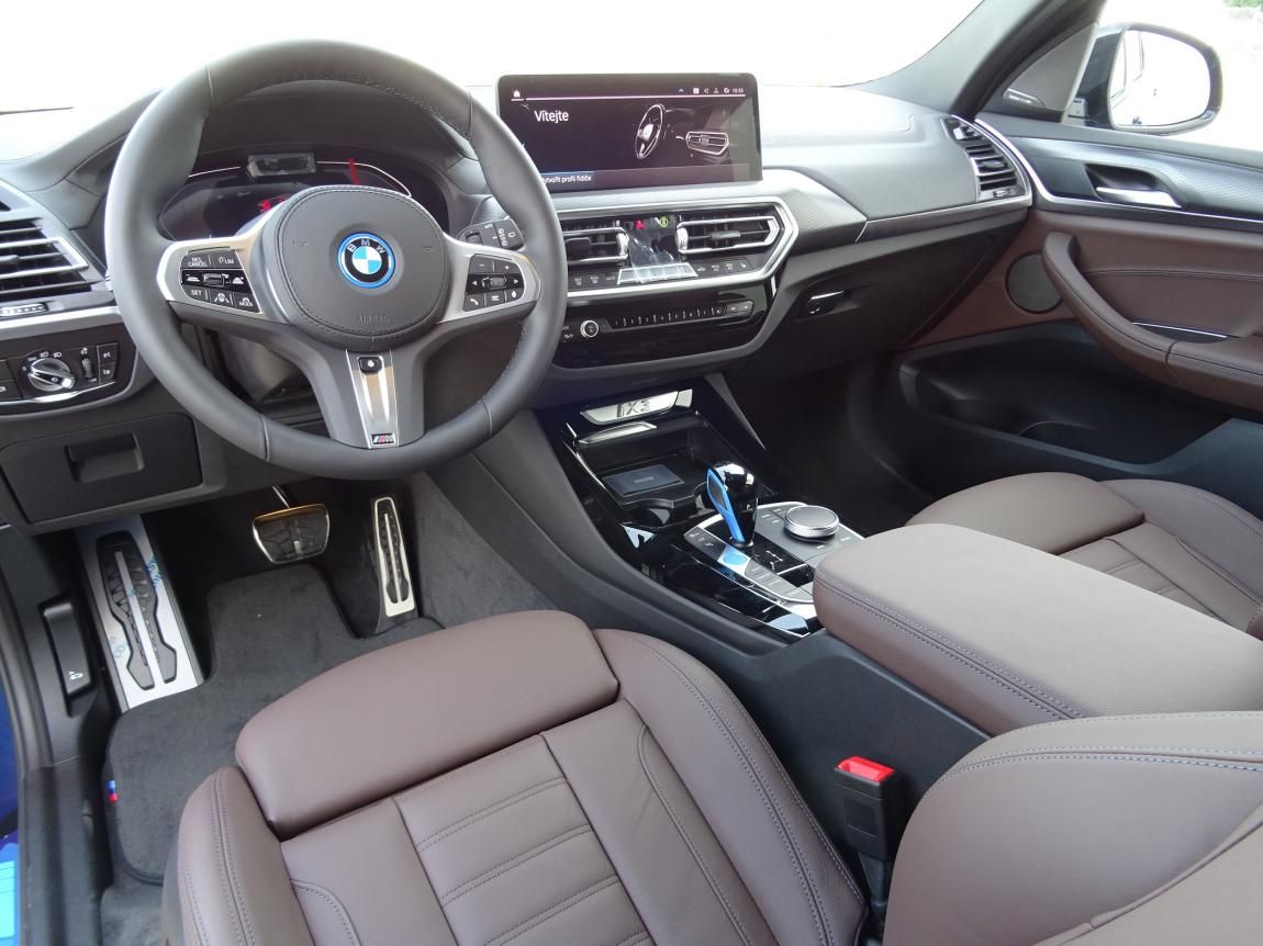 BMW iX3, M Sport - fotka 6