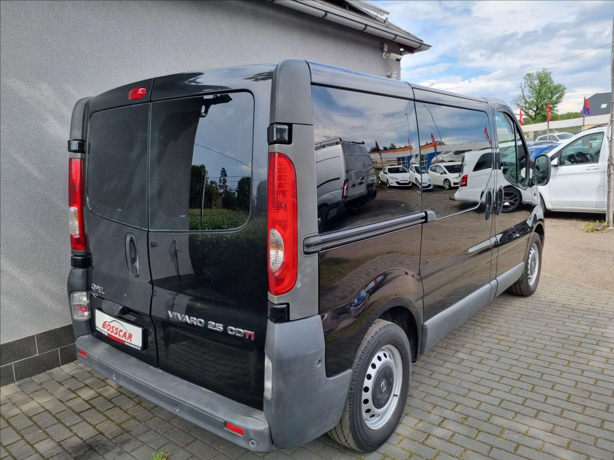 Opel Vivaro, 2,5 DCi 8 Míst Webasto 2xKlima - fotka 6