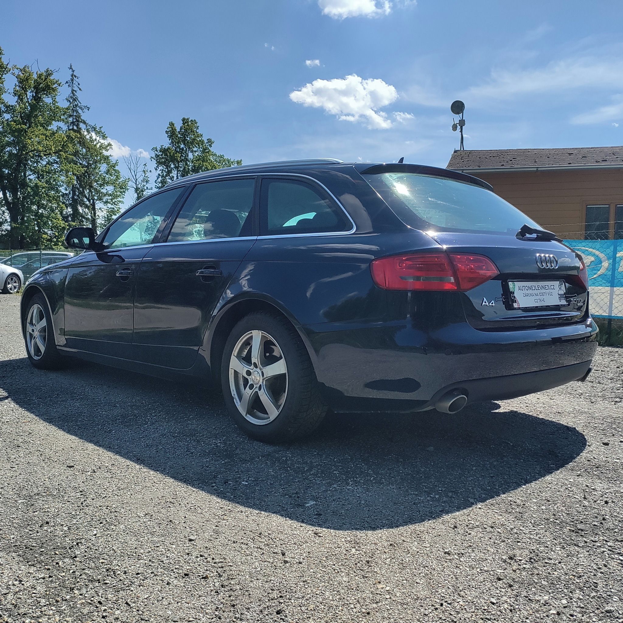 Audi A4, 3.0TDI,MANUÁL,4X4,KRÁSNÁ,1MAJ - fotka 5