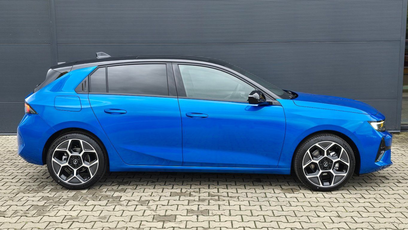 Opel Astra, 5DR ULTIMATE 1.2 TURBO - fotka 4