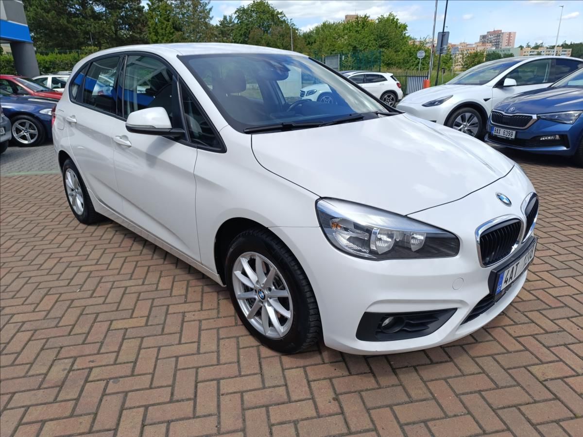 BMW Řada 2, 218i Automat Active tourer - fotka 3
