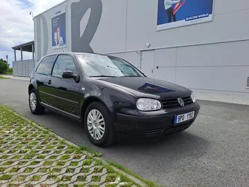 Volkswagen Golf, 1.4i 55KW VELMI PĚKNÉ,NOVÁ STK