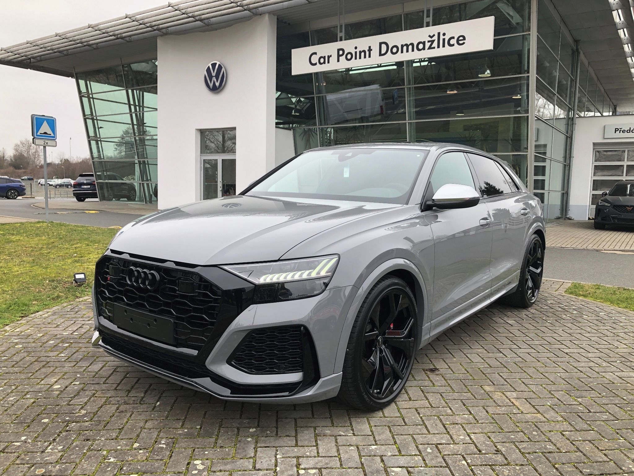 Audi RS Q8, kůže Valcona, Bang Olufsen