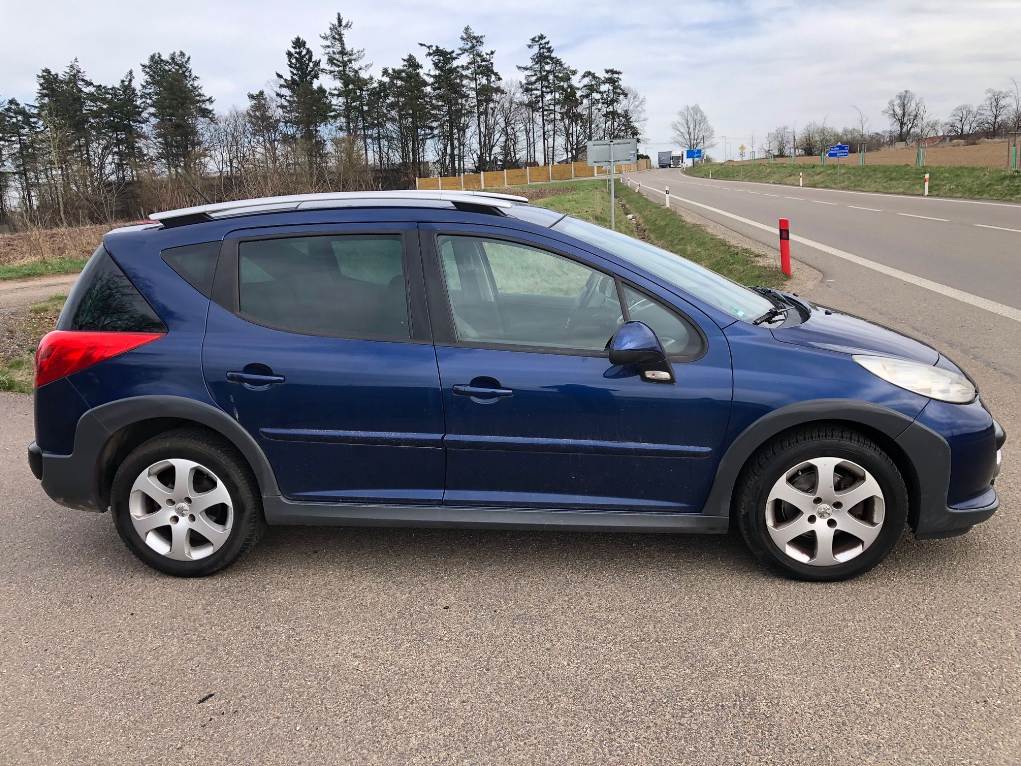 Peugeot 207, SW 1.6i 88kW edice JBL - fotka 6