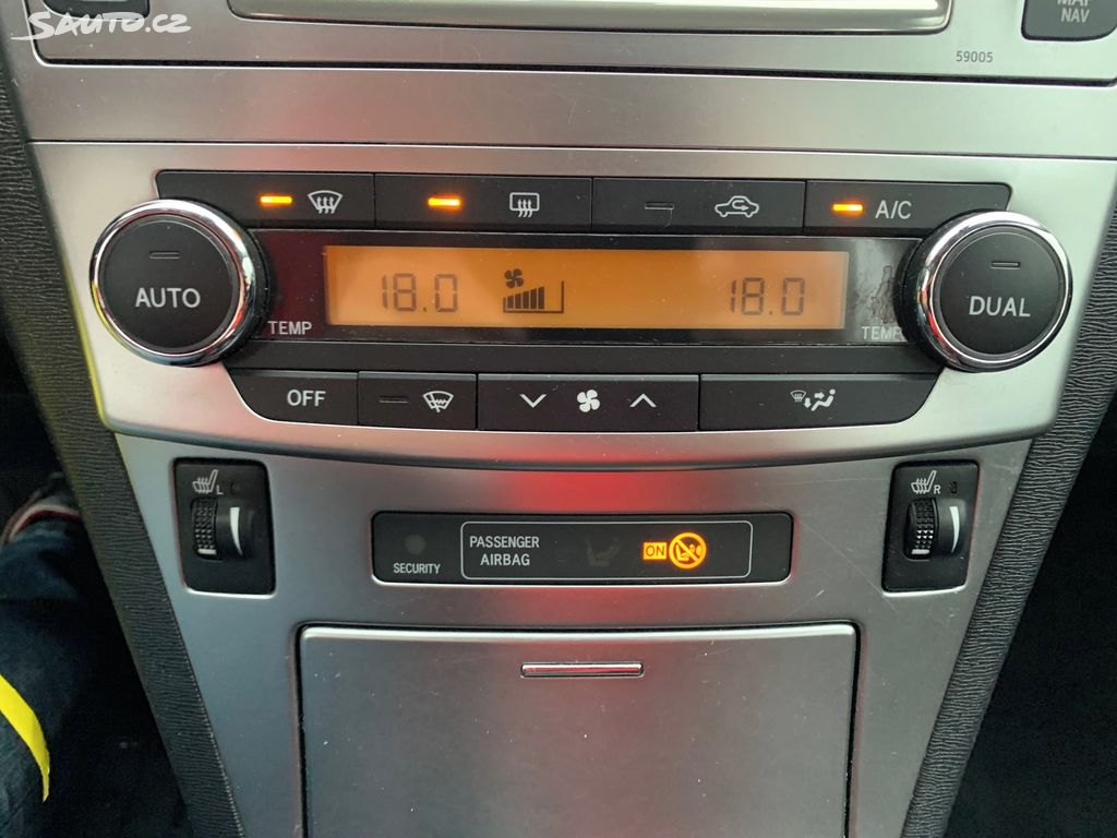 Toyota Avensis, fotka 11