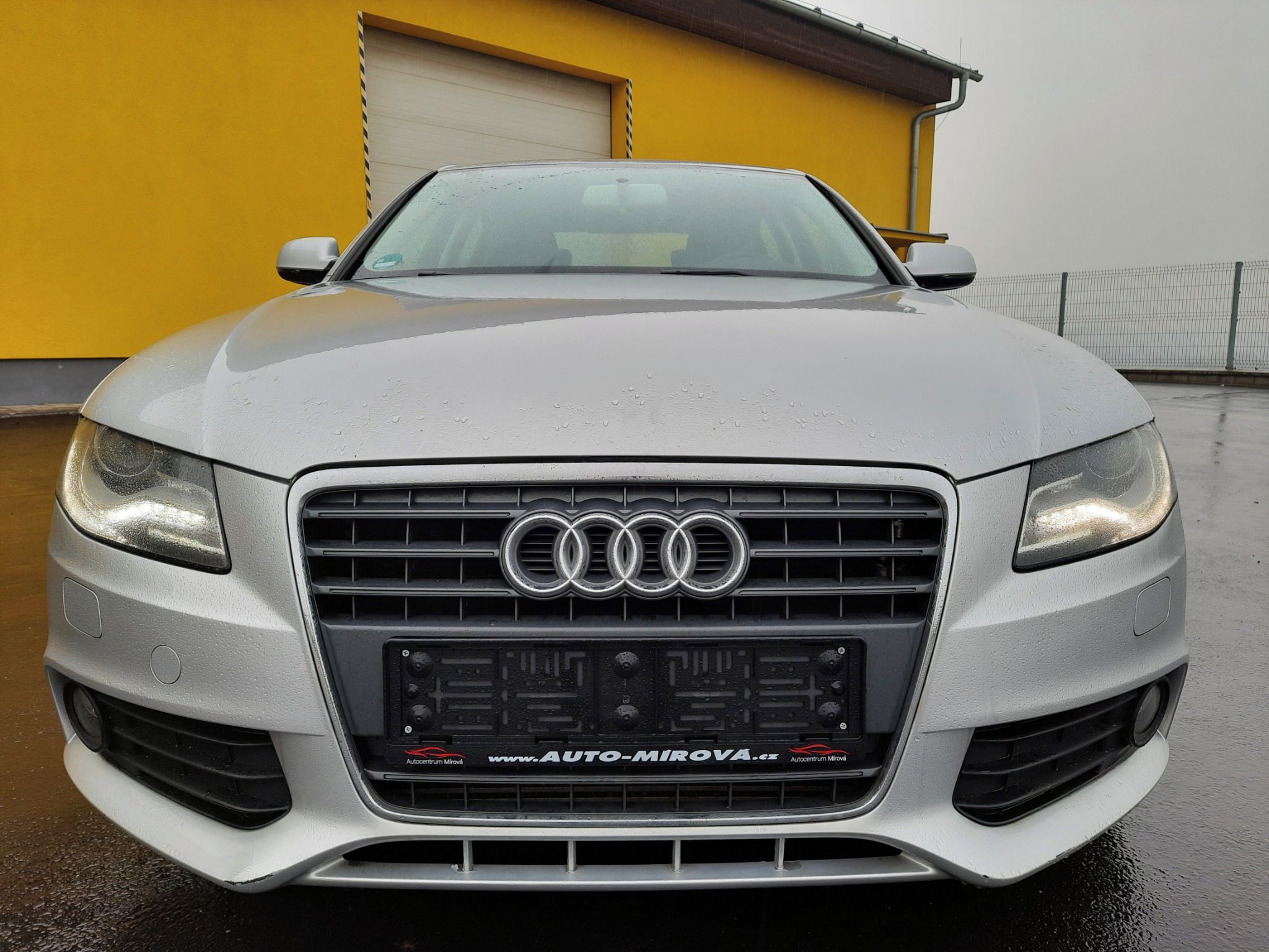 Audi A4, najeto 98500 km,ZARUKA - fotka 3