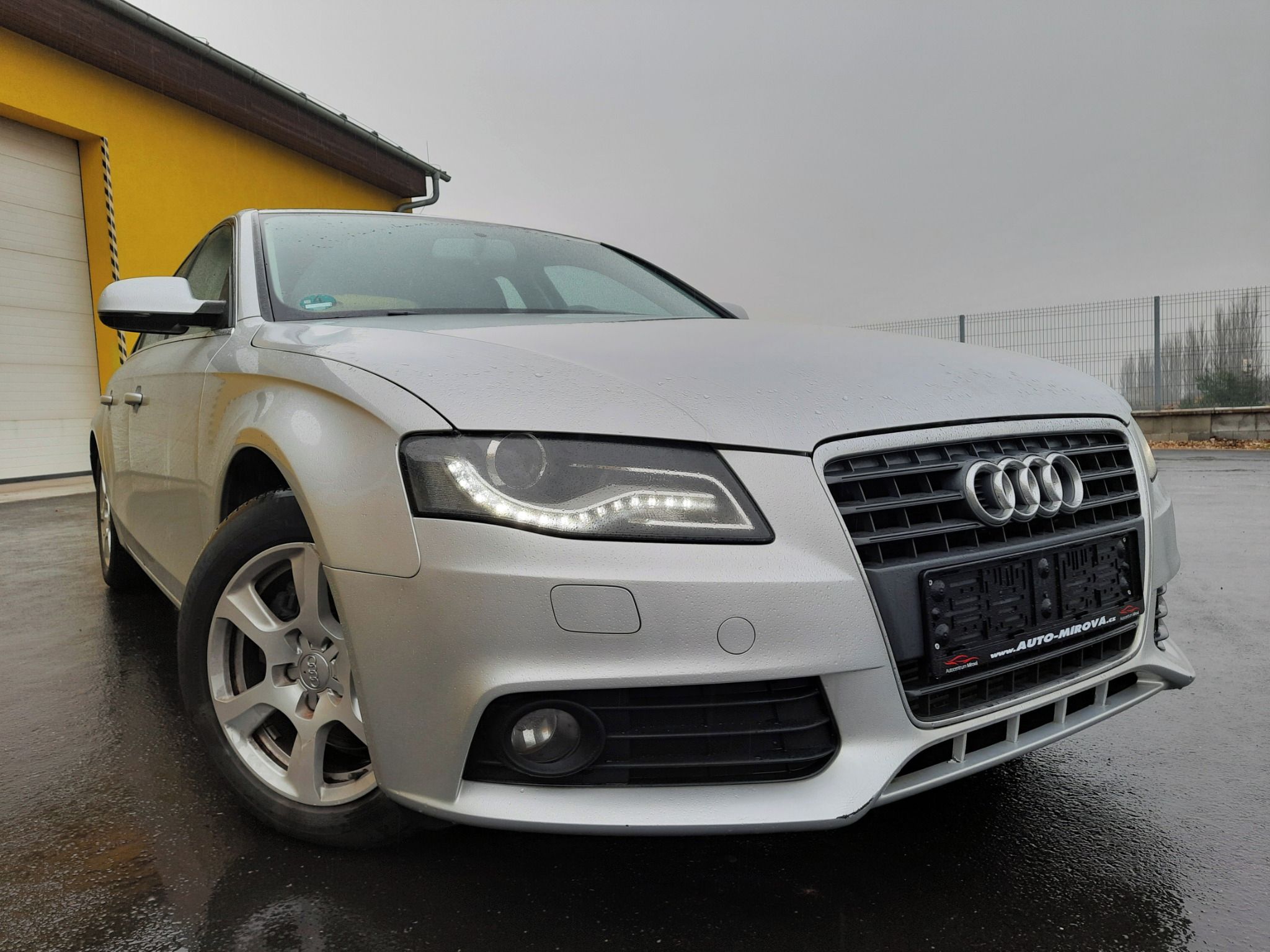 Audi A4, najeto 98500 km,ZARUKA - fotka 2