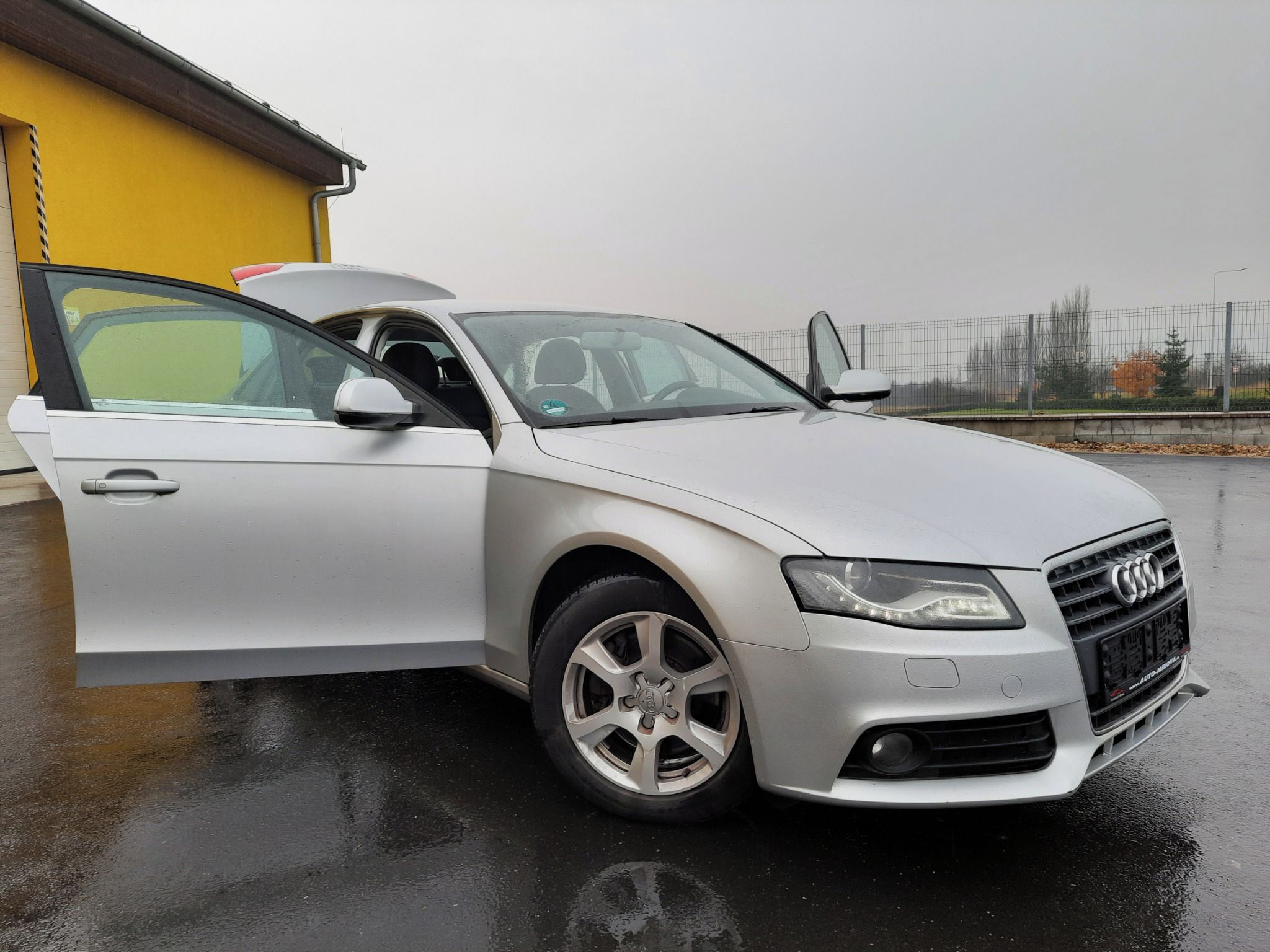 Audi A4, najeto 98500 km,ZARUKA - fotka 6