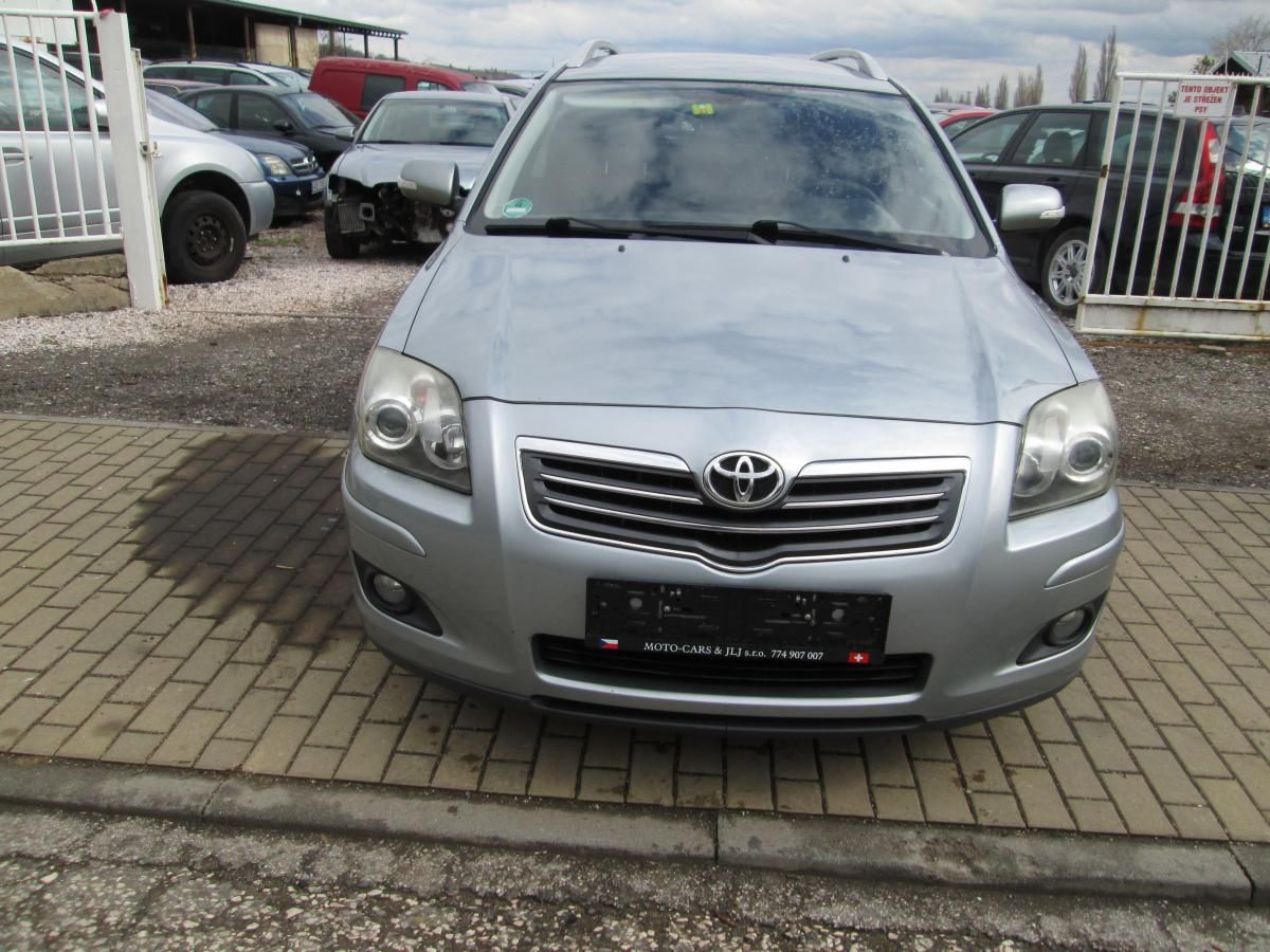 Toyota Avensis, 2,2  130 KW - fotka 2